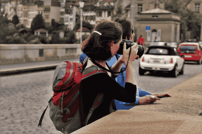 How to Dress Like a Tourist